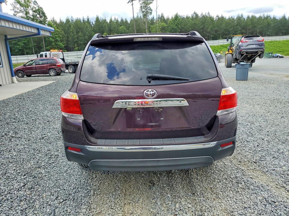 2011 Toyota Highlander VIN 5TDZK3EH2BS035768 COPART salvage auction — SIDE, NC - SALVAGE CERTIFICATE OF TITLE, sold $3,300 on 2026-07-16 (photo 6)