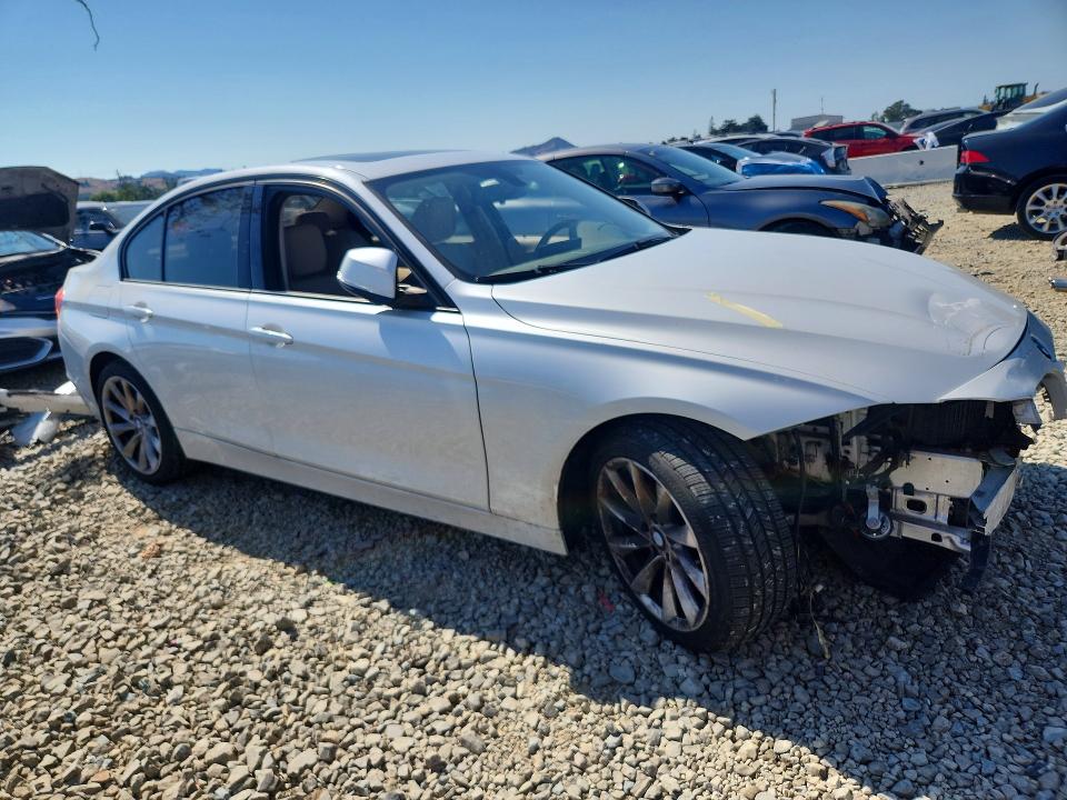 2012 BMW 3er VIN WBA3C1C51CF433732 COPART salvage auction — FRONT END, Ca - Salvage Certificate, sold $800 on 2026-07-14 (photo 4)