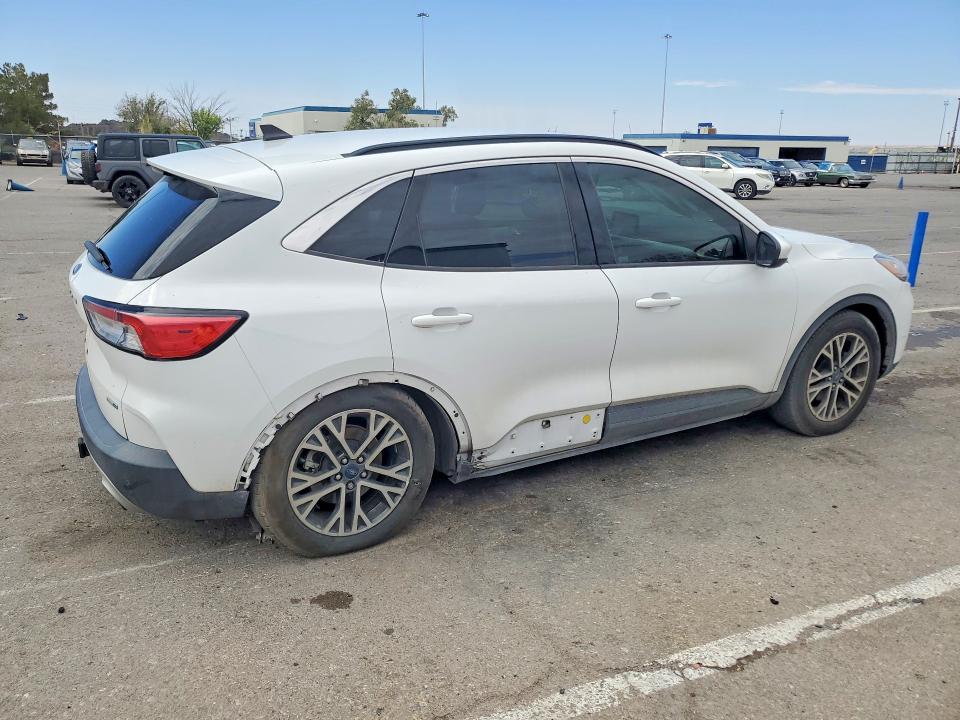 2020 Ford Escape VIN 1FMCU9H91LUB30449 COPART salvage auction — SIDE, Tx - Salvage Vehicle Title, sold $3,600 on 2026-07-24 (photo 3)