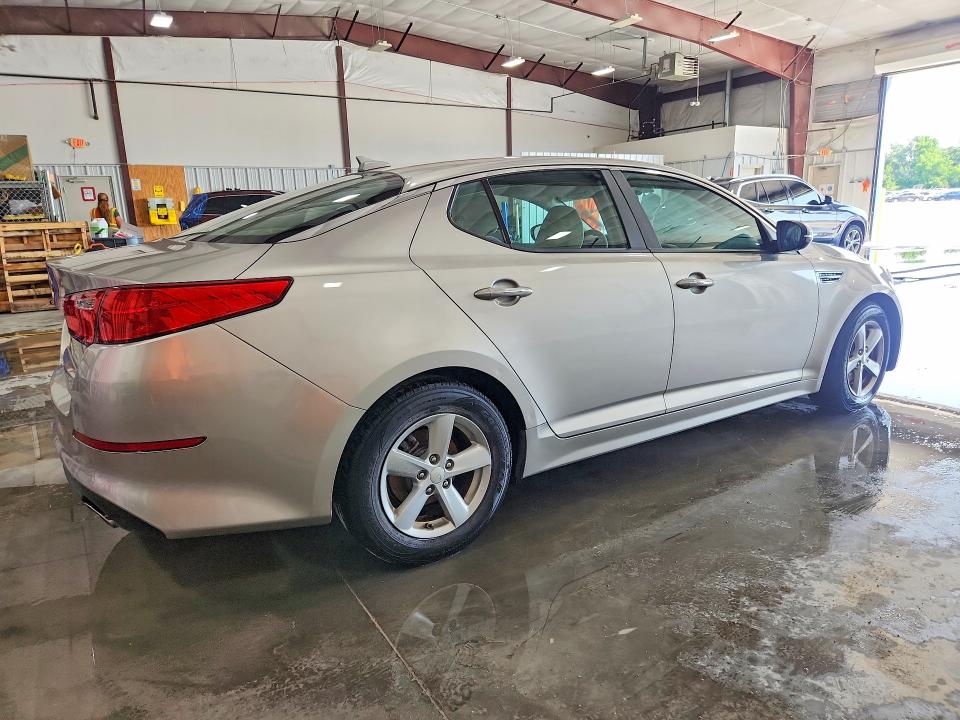 2015 Kia Optima VIN 5XXGM4A76FG384279 COPART salvage auction — VANDALISM, Il - Salvage Certificate, sold $975 on 2026-07-20 (photo 3)