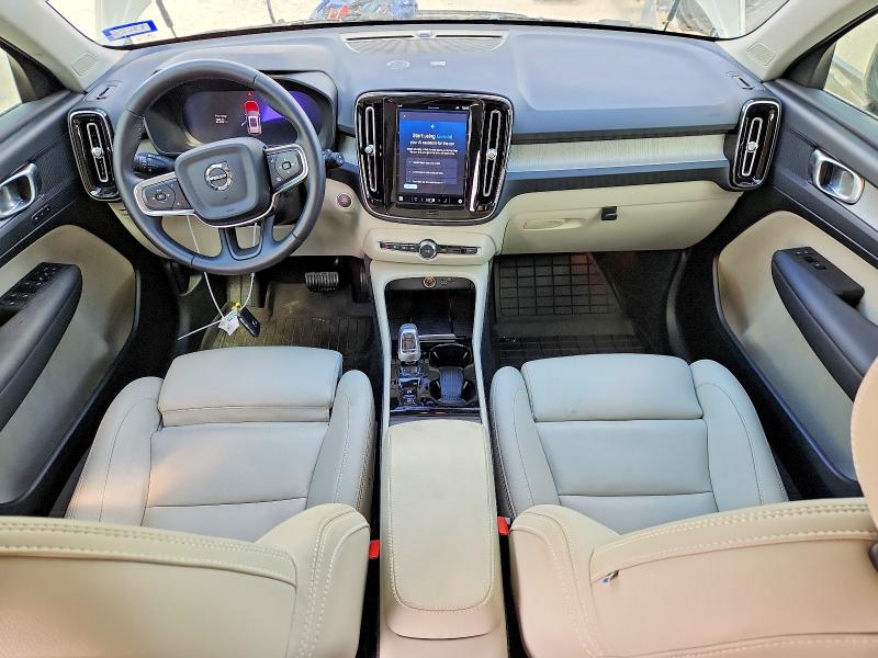 2025 Volvo VIN YV4L12UE4S2461637 COPART salvage auction — WATER/FLOOD, Tx - Salvage Title-Flood Damage, sold $10,700 on 2026-07-23 (photo 8)