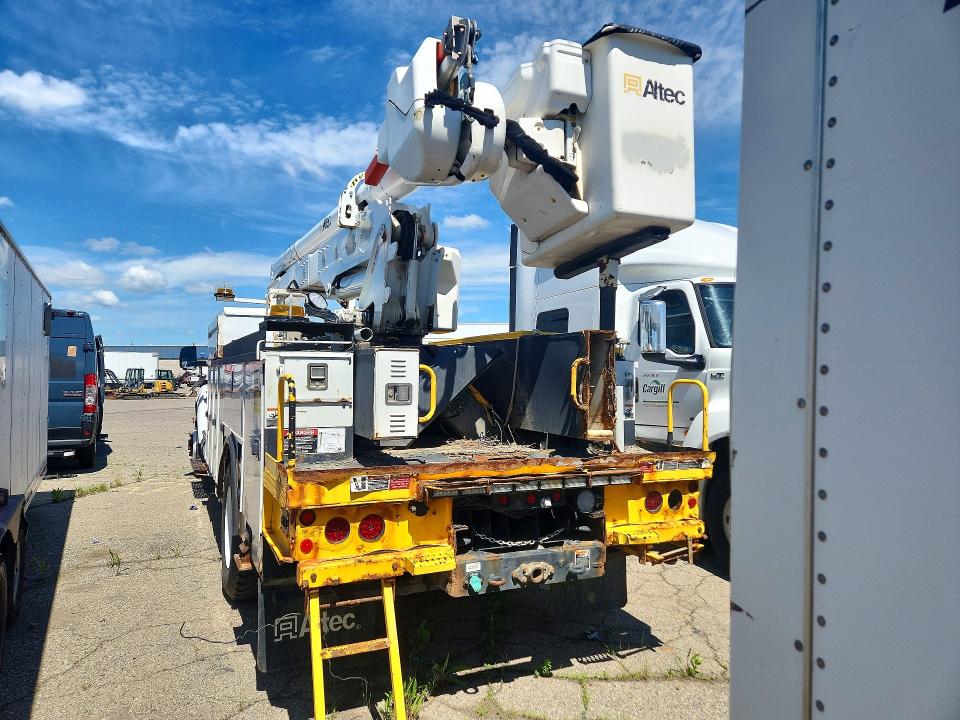 2015 Ford F-750 VIN 3FRXX7FKXFV638576 COPART salvage auction — MINOR DENT/SCRATCHES, MI - CERTIFICATE OF TITLE, sold $2,050 on 2026-07-09 (photo 6)
