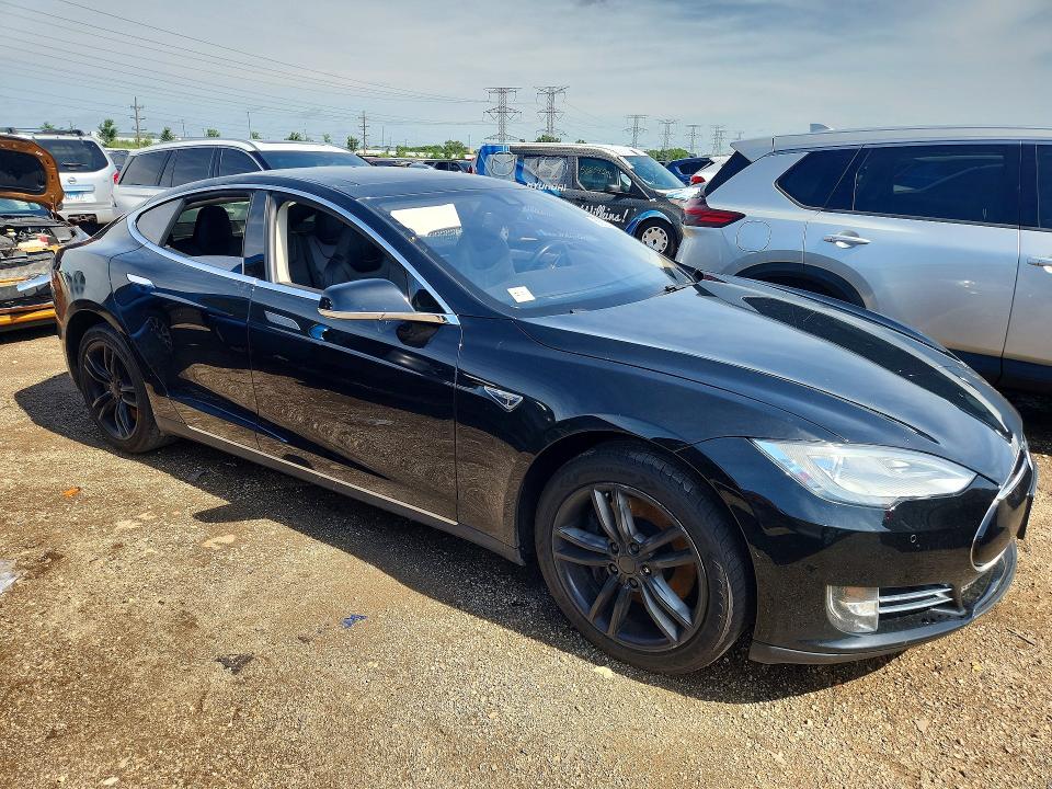 2015 Tesla Model s VIN 5YJSA1H18FF080201 COPART salvage auction — NORMAL WEAR, Il - Certificate Of Title, sold $3,500 on 2026-07-07 (photo 4)