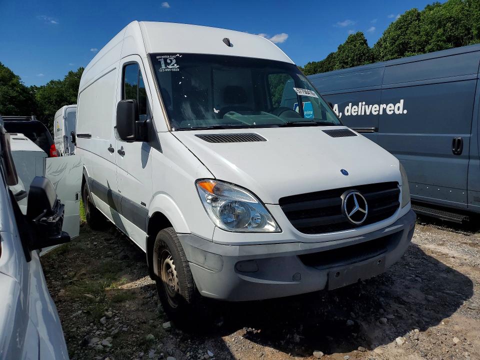 2012 Mercedes-benz Sprinter VIN WD3PE7CCXC5628048 COPART salvage auction — MECHANICAL, Pa - Cert Of Title (P), sold $1,000 on 2026-07-09 (photo 4)