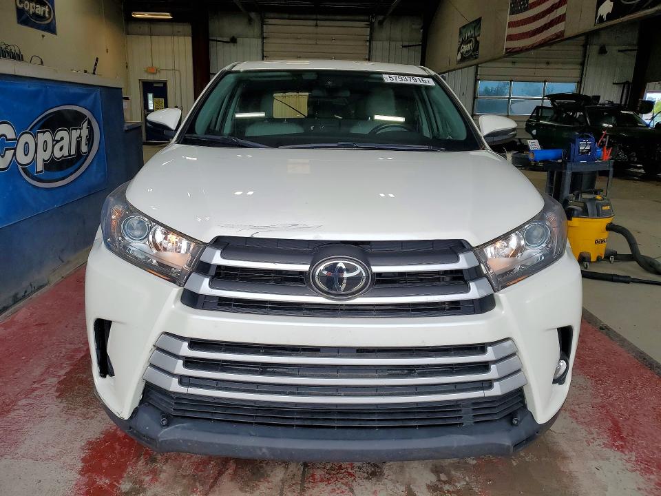 2019 Toyota VIN 5TDBZRFH2KS996496 COPART salvage auction — MINOR DENT/SCRATCHES, Pa - Cert Of Title, sold $5,800 on 2026-07-27 (photo 5)