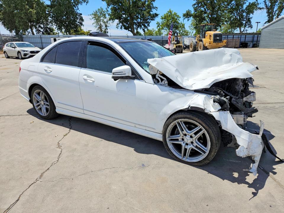 2014 Mercedes-benz C-klasse VIN WDDGF4HB0ER320390 COPART salvage auction — FRONT END, Ca - Salvage Certificate, sold $550 on 2026-07-06 (photo 4)