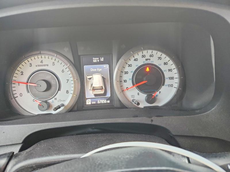2018 Toyota Sienna VIN 5TDXZ3DC9JS939852 COPART salvage auction — FRONT END, Il - Salvage Certificate, sold $3,100 on 2026-07-27 (photo 9)