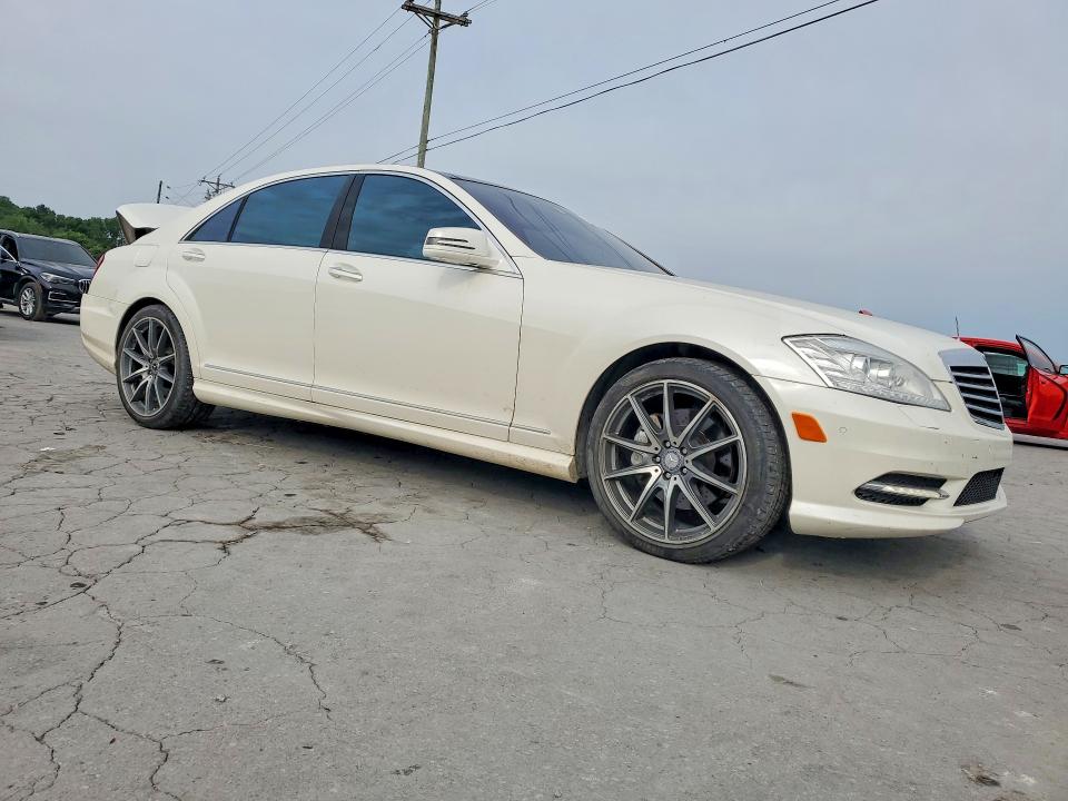 2010 Mercedes-benz S-klasse VIN WDDNG8GB4AA338493 COPART salvage auction — REAR END, Tn - Salvage Certificate, sold $2,550 on 2026-08-03 (photo 4)