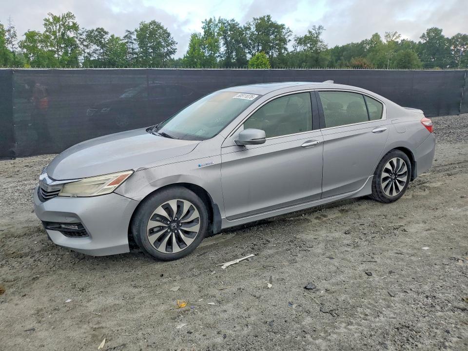 2017 Honda VIN JHMCR6F75HC010686 COPART salvage auction — MINOR DENT/SCRATCHES, Ga - Certificate Of Title (P), sold $7,000 on 2026-07-27 (photo 1)