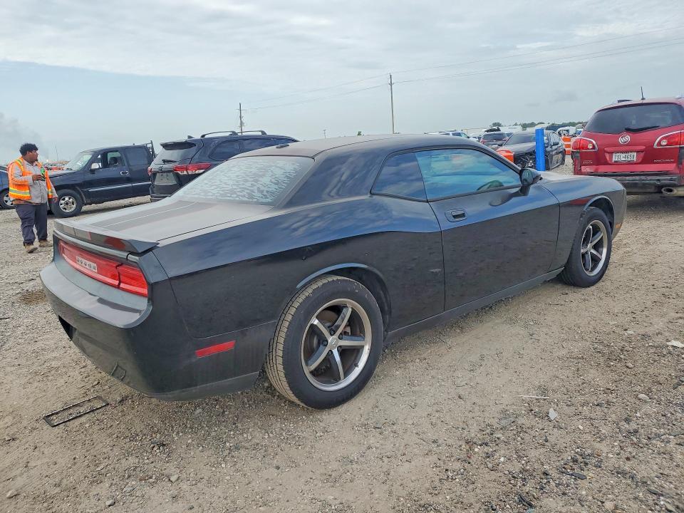 2010 Dodge Challenger VIN 2B3CJ4DV5AH172742 COPART salvage auction — MINOR DENT/SCRATCHES, Tx - Certificate Of Title, sold $1,100 on 2026-07-02 (photo 3)