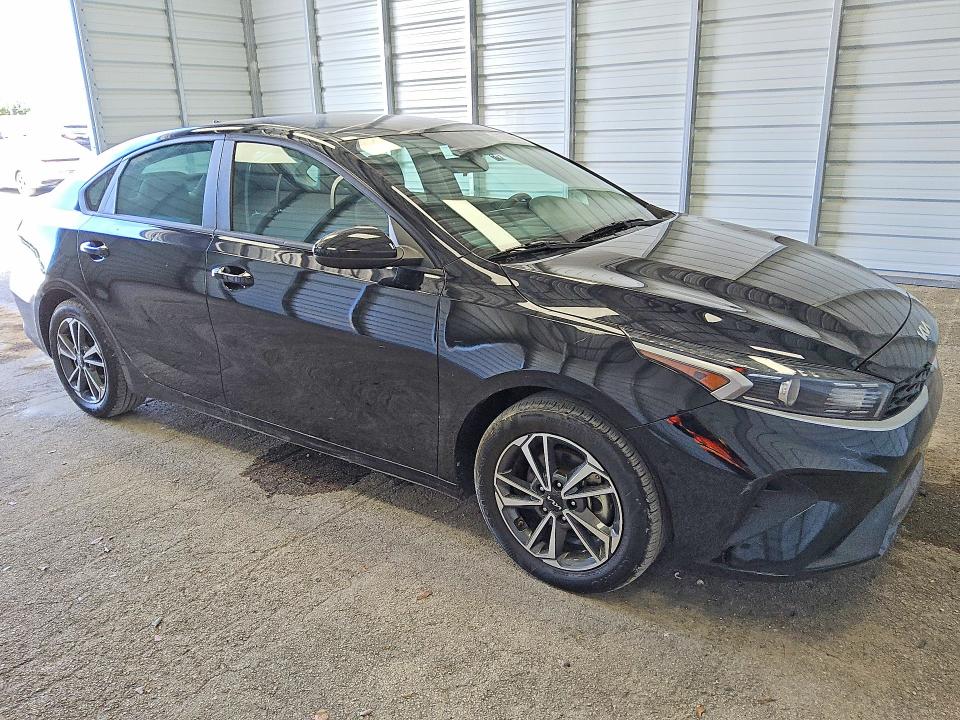 2023 Kia Forte VIN 3KPF24AD0PE622063 COPART salvage auction — MINOR DENT/SCRATCHES, FL - CERTIFICATE OF TITLE, sold $11,300 on 2026-07-07 (photo 4)