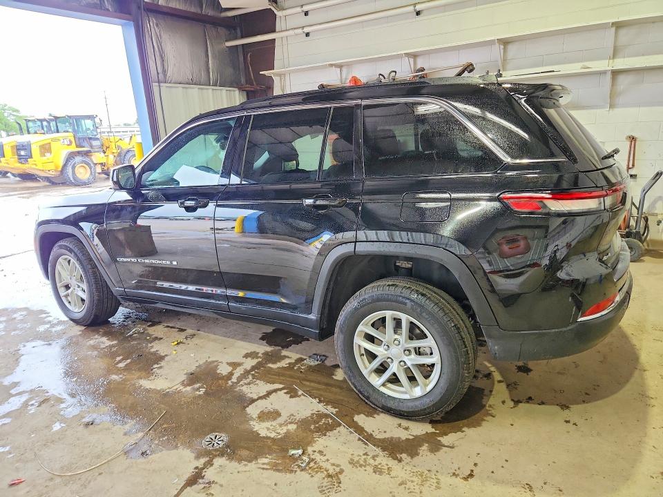 2024 Jeep Cherokee VIN 1C4RJHAG7RC261474 COPART salvage auction — FRONT END, Il - Salvage Certificate, sold $9,200 on 2026-08-19 (photo 2)