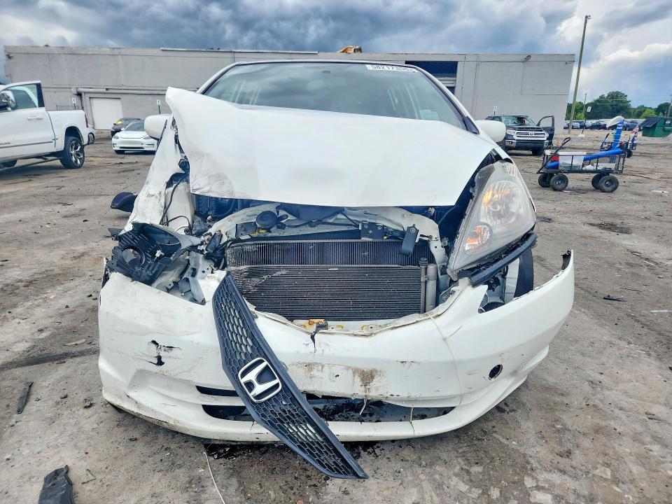 2013 Honda Fit VIN JHMGE8H32DC080448 COPART salvage auction — FRONT END, VA - CERT OF TITLE - SALVAGE, sold $725 on 2026-07-08 (photo 5)