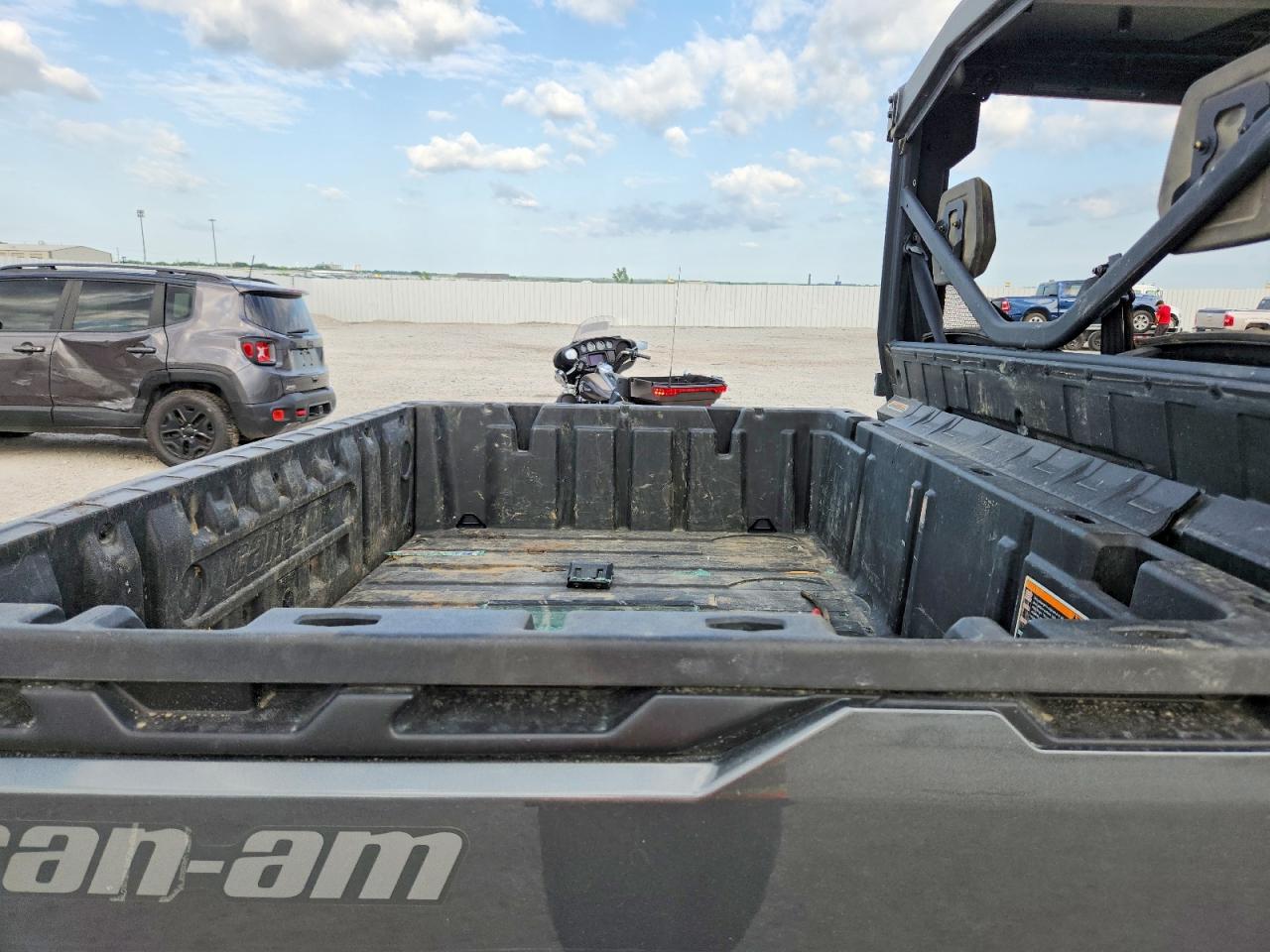 2023 Can-Am Defender VIN 3JBUKAX42PK002770 COPART salvage auction — Minor Dent/Scratches, NE - CERT OF TITLE-SALVAGE, sold $8,300 on 2026-07-09 (photo 6)
