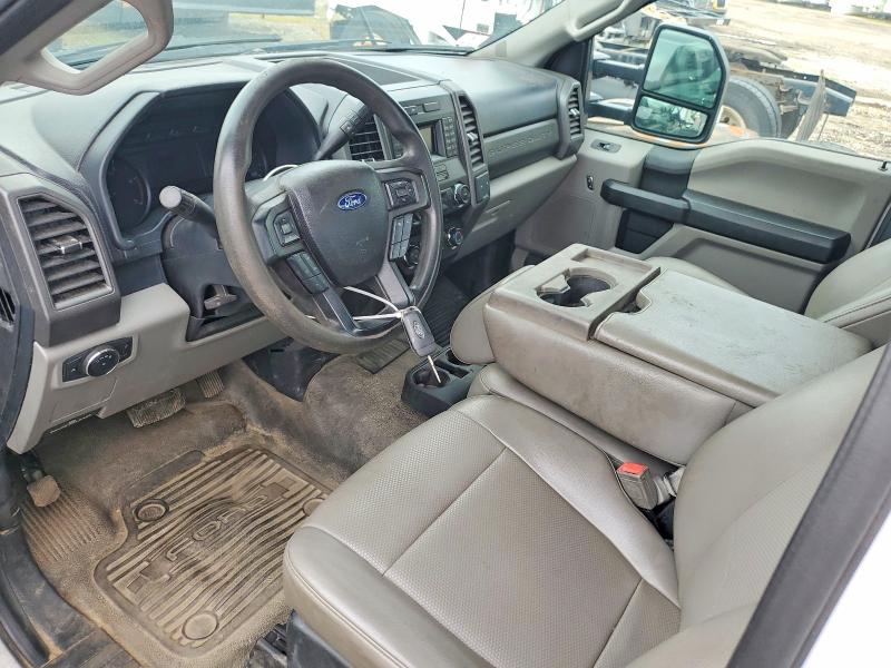 2019 Ford F-550 super duty VIN 1FDUF5GT2KEG28950 COPART salvage auction — NORMAL WEAR, Il - Certificate Of Title, sold $21,000 on 2026-07-07 (photo 8)
