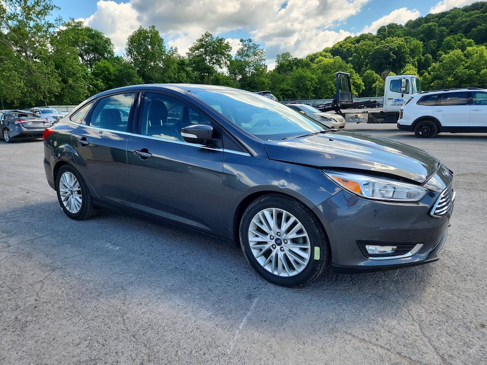 2017 Ford Focus VIN 1FADP3J28HL260225 COPART salvage auction — FRONT END, PA - CERTIFICATE OF SALVAGE, sold $2,400 on 2026-07-02 (photo 4)