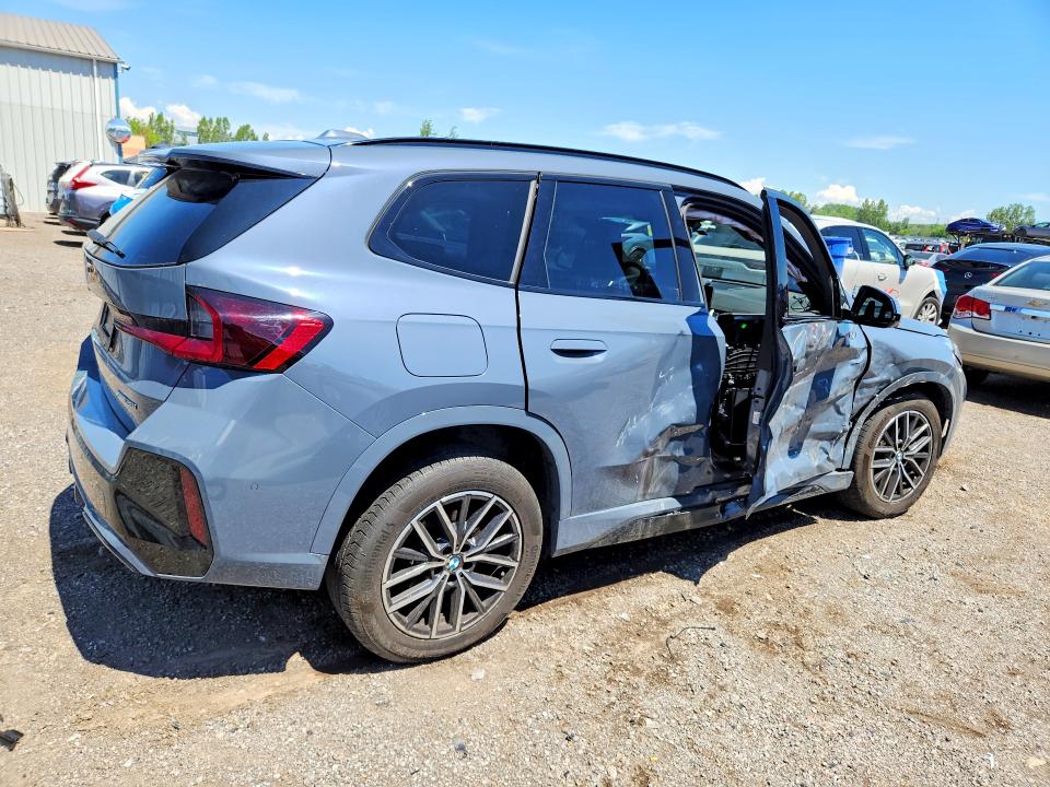 2023 BMW X1 VIN WBX73EF05P5W95585 COPART salvage auction — SIDE, ON - PERMIT SALVAGE, sold $18,750 on 2026-08-20 (photo 3)