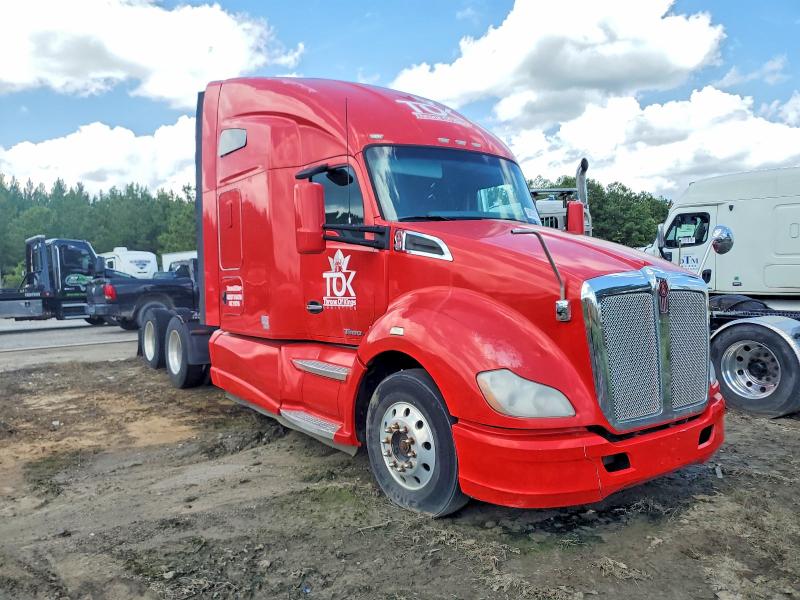 2014 Kenworth T680 VIN 1XKYD48X9EJ417705 COPART salvage auction — MINOR DENT/SCRATCHES, SC - CERT OF TITLE-SALVAGE, sold $500 on 2026-07-31 (photo 1)
