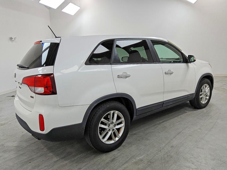 2014 Kia Sorento VIN 5XYKT3A6XEG504173 COPART salvage auction — NORMAL WEAR, IN - CERTIFICATE OF TITLE, sold $700 on 2026-07-23 (photo 3)