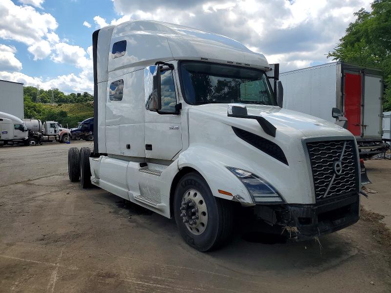 2021 Volvo Vn VIN 4V4NC9EH6MN270511 COPART salvage auction — FRONT END, PA - CERTIFICATE OF SALVAGE (P), sold $23,000 on 2026-07-14 (photo 1)