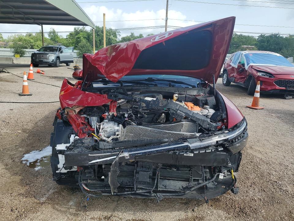 2025 Hyundai Sonata hybrid VIN KMHL34JJ2SA104839 COPART salvage auction — ALL OVER, TX - NONREPAIRABLE TITLE, sold $1,400 on 2026-07-30 (photo 5)