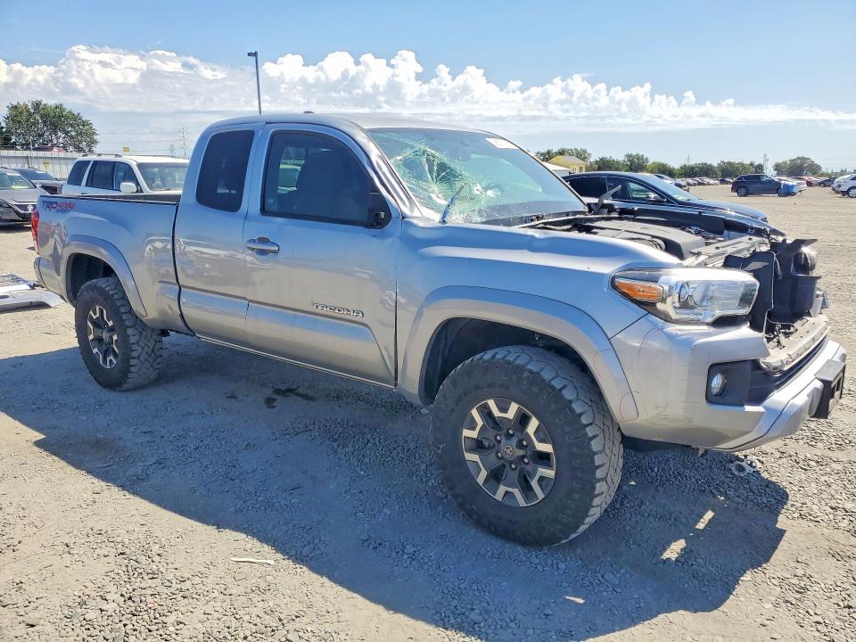 2017 Toyota Tacoma VIN 5TFSZ5AN5HX099357 COPART salvage auction — ROOF, CA - SALVAGE CERTIFICATE, sold $6,200 on 2026-07-21 (photo 4)