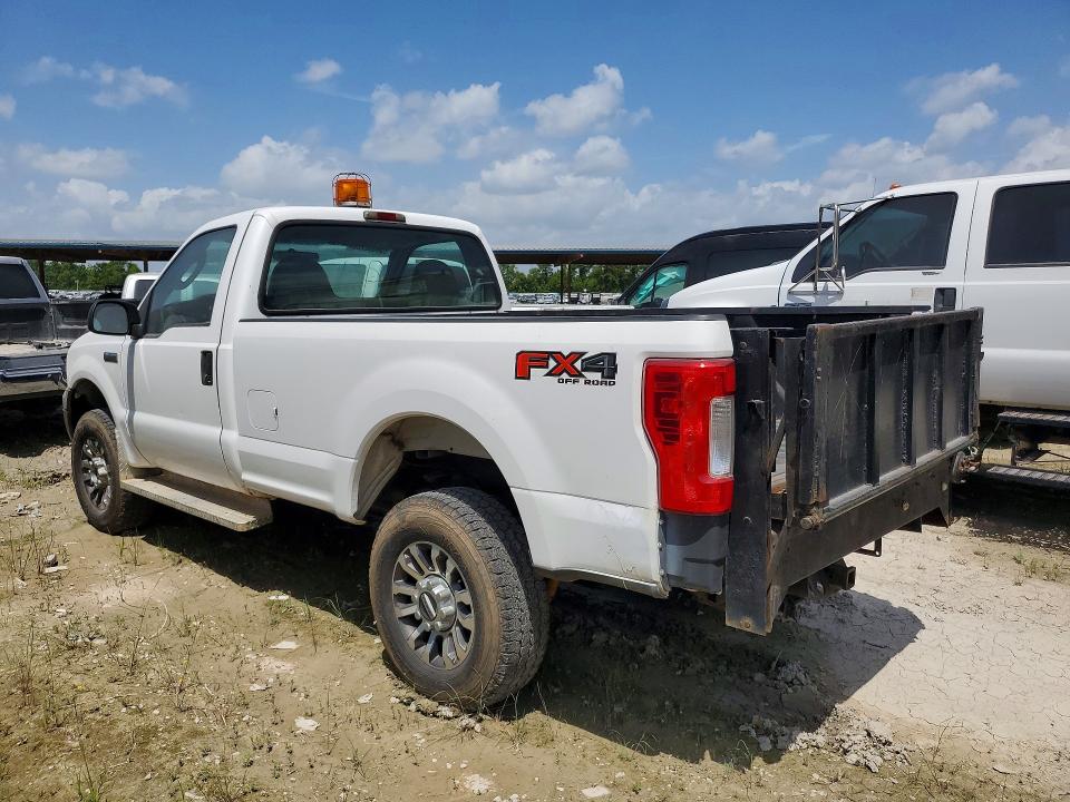 2005 Ford F-350 VIN 1FTWF31505ED06811 COPART salvage auction — MINOR DENT/SCRATCHES, VA - CERTIFICATE OF TITLE, sold $1,250 on 2026-07-02 (photo 2)