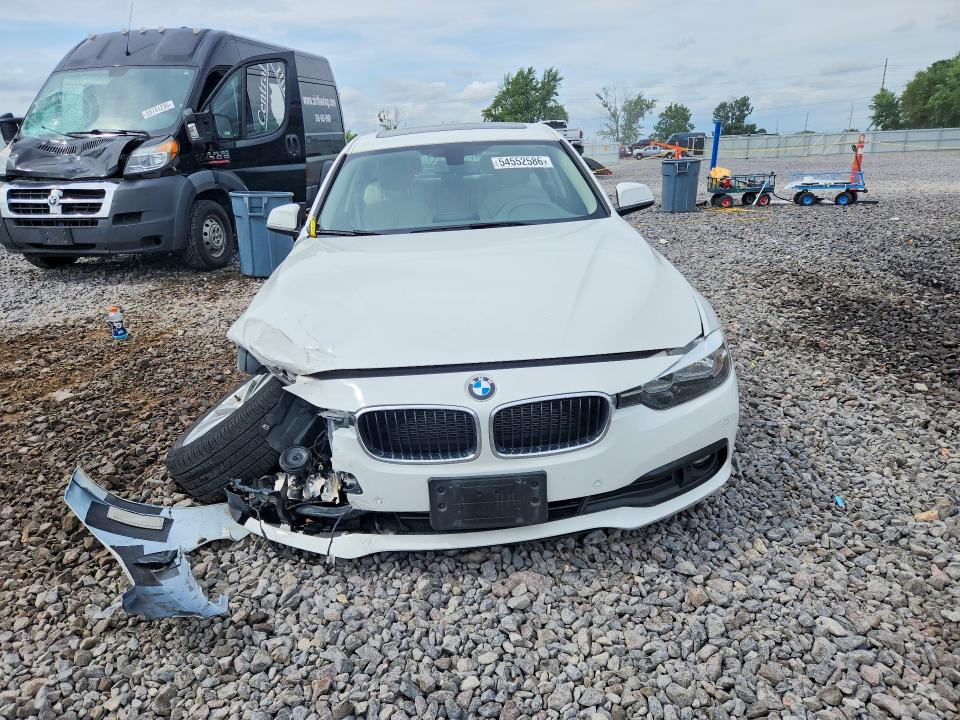 2017 BMW 3er VIN WBA8E5G3XHNU43897 COPART salvage auction — FRONT END, Il - Salvage Certificate, sold $2,700 on 2026-08-03 (photo 5)