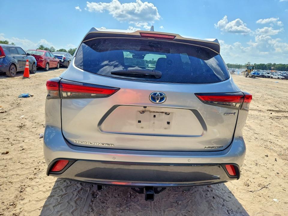 2021 Toyota Highlander VIN 5TDXBRCH0MS523021 COPART salvage auction — ROOF, Fl - Cert Of Title Slvg Rebuildable, sold $22,400 on 2026-08-14 (photo 6)