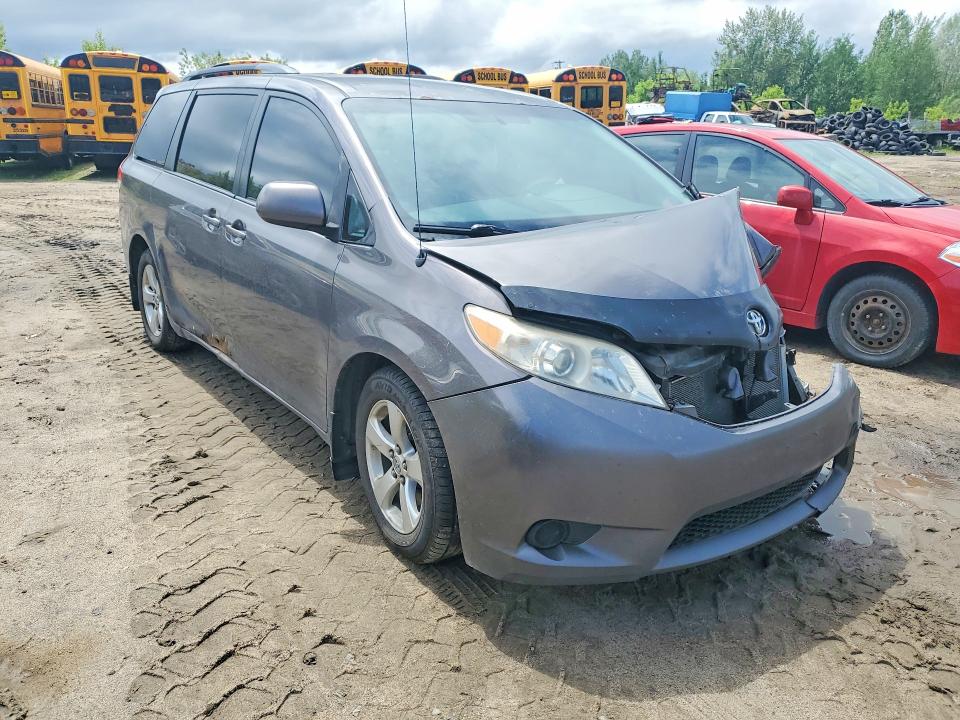 2013 Toyota Sienna VIN 5TDKK3DC8DS355882 COPART salvage auction — FRONT END, ON - PERMIT SALVAGE, sold $2,400 on 2026-07-14 (photo 4)