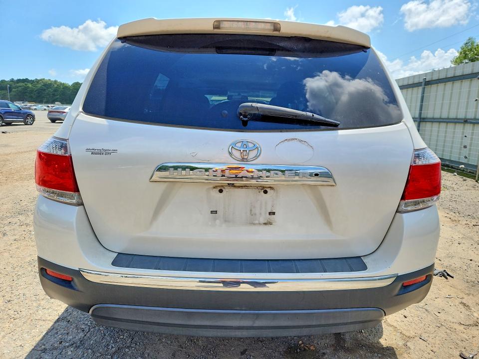 2011 Toyota Highlander VIN 5TDZK3EH5BS043217 COPART salvage auction — WATER/FLOOD, La - Cert Of Title-Salvage Flood, sold $750 on 2026-07-23 (photo 6)