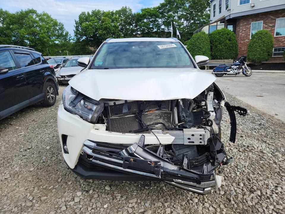 2018 Toyota Highlander hybrid VIN 5TDDGRFH7JS051461 COPART salvage auction — FRONT END, MA - CERT OF TITLE-SALVAGE, sold $6,200 on 2026-07-29 (photo 5)