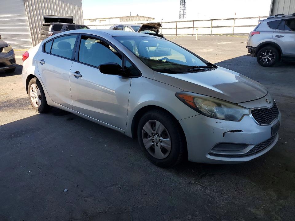 2015 Kia Forte VIN KNAFX4A62F5399535 COPART salvage auction — FRONT END, Ca - Salvage Certificate, sold $925 on 2026-07-13 (photo 4)