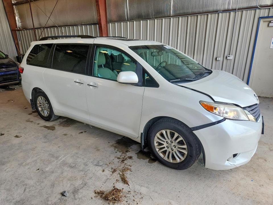 2017 Toyota Sienna VIN 5TDYZ3DC3HS874088 COPART salvage auction — FRONT END, Wi - Junked Vehicle Bill Of Sale, sold $3,900 on 2026-07-06 (photo 4)