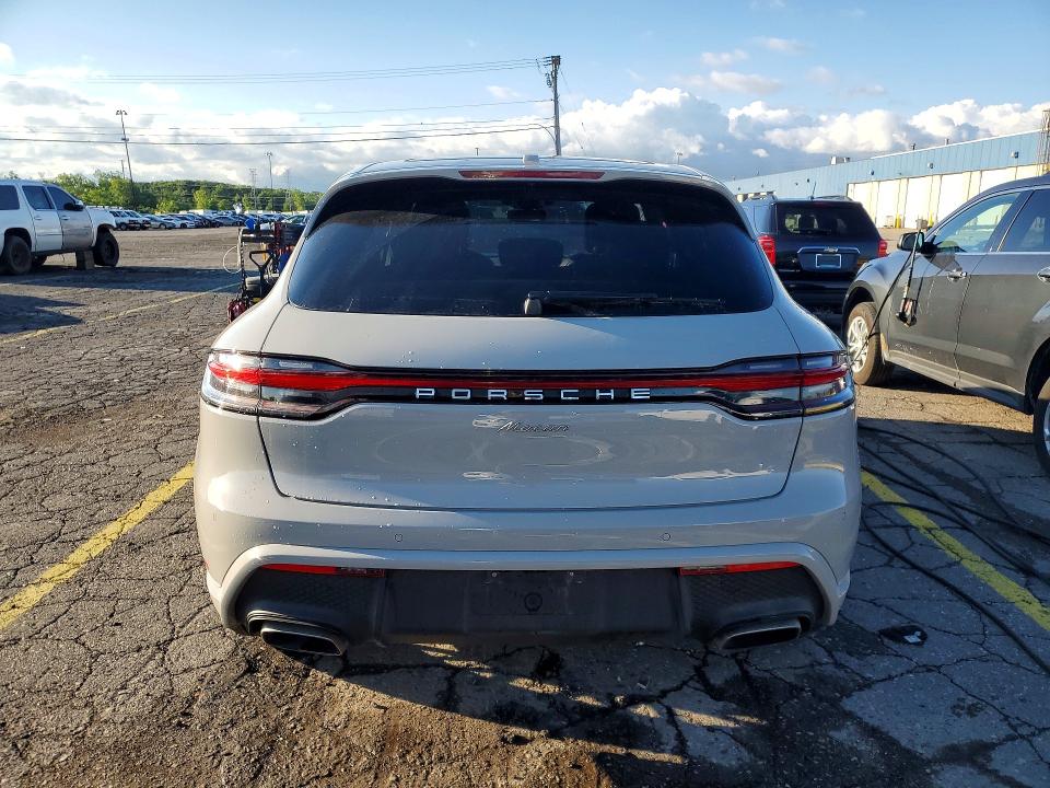 2025 Porsche VIN WP1AA2A51SLB03905 COPART salvage auction — SIDE, MI - CERTIFICATE OF TITLE, sold $22,300 on 2026-07-24 (photo 6)