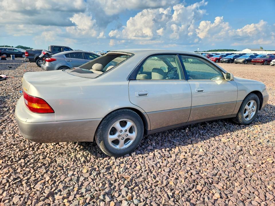 1999 Lexus ES VIN JT8BF28G2X5058661 COPART salvage auction — HAIL, Mo - Salvage Certificate Of Title, sold $575 on 2026-07-08 (photo 3)