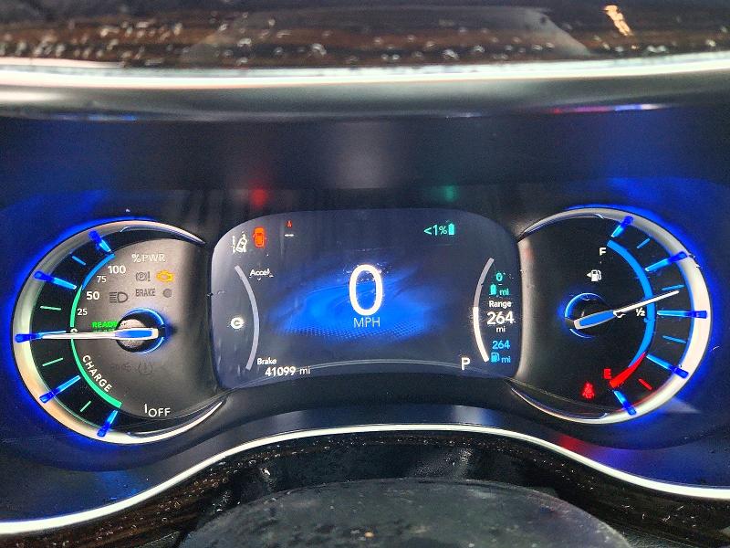 2023 Chrysler Pacifica VIN 2C4RC1N73PR542493 COPART salvage auction — MINOR DENT/SCRATCHES, MO - CERTIFICATE OF TITLE, sold $26,750 on 2026-07-16 (photo 9)