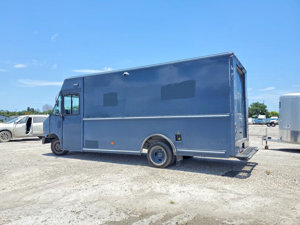 2019 Ford E-450 VIN 1FC3E4K63KDC48925 COPART salvage auction — MINOR DENT/SCRATCHES, Fl - Certificate Of Title, sold $16,400 on 2026-07-06 (photo 2)
