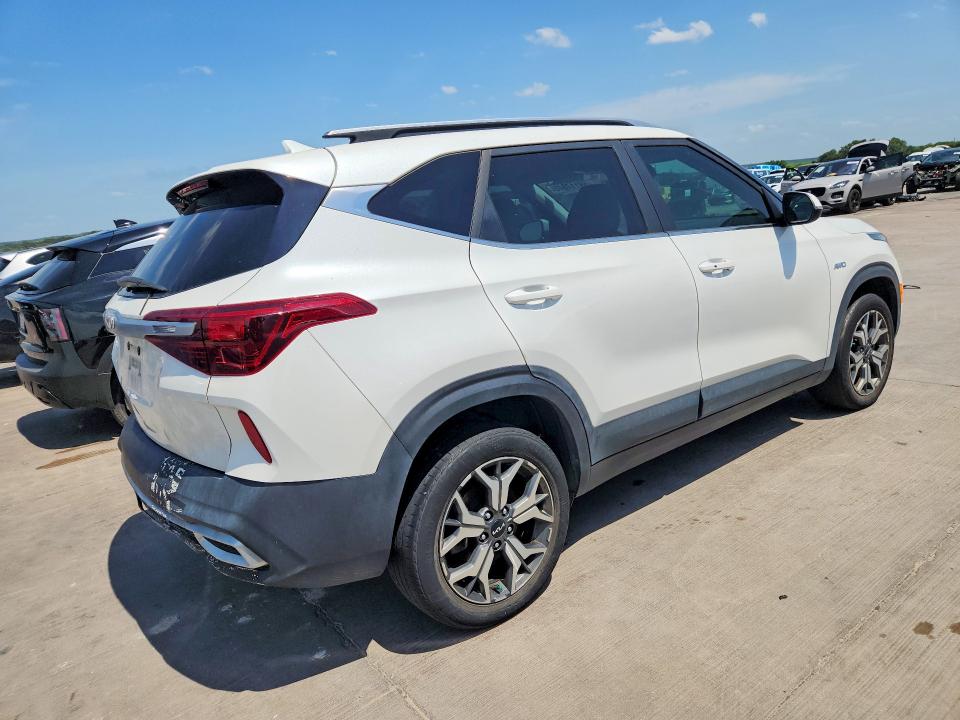 2022 Kia Seltos VIN KNDERCAA0N7334483 COPART salvage auction — REAR END, Tx - Certificate Of Title, sold $8,300 on 2026-07-02 (photo 3)