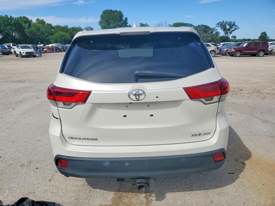 2017 Toyota VIN 5TDJZRFHXHS520176 COPART salvage auction — REAR END, Ia - Cert Of Title-Salvage Title, sold $10,700 on 2026-07-24 (photo 6)