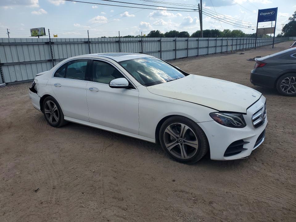2018 Mercedes-benz E-class VIN WDDZF4JBXJA390989 COPART salvage auction — REAR END, Fl - Certificate Of Title, sold $8,000 on 2026-07-28 (photo 4)