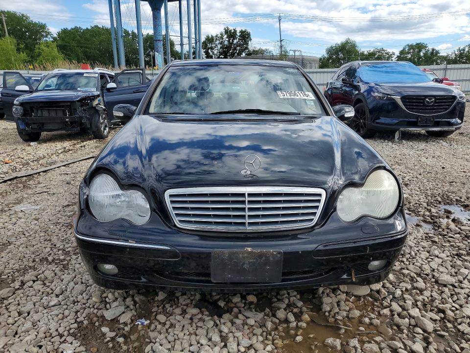 2002 Mercedes-benz C-klasse VIN WDBRF61J12F146373 COPART salvage auction — WATER/FLOOD, IL - SALVAGE CERT-FLOOD, sold $225 on 2026-07-15 (photo 5)