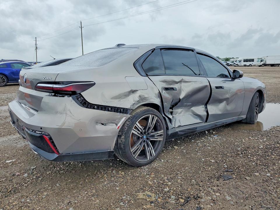 2024 BMW VIN WBA33EJ00RCR45958 COPART salvage auction — SIDE, TX - SALVAGE VEHICLE TITLE (P), sold $37,250 on 2026-07-16 (photo 3)