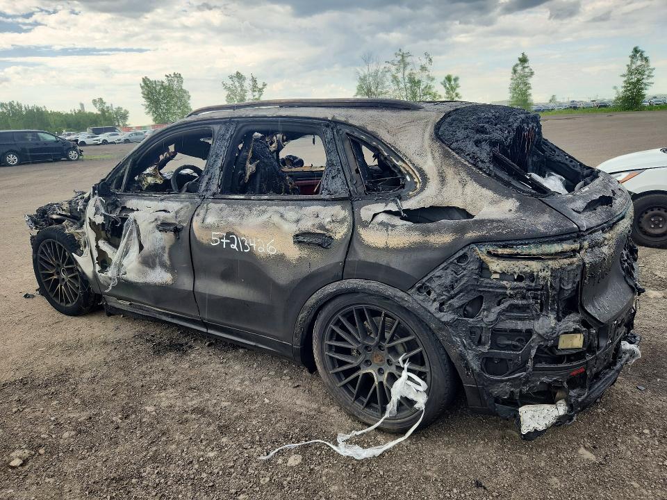 2019 Porsche Cayene VIN WP1AA2AY9KDA02924 COPART salvage auction — BURN, Qc - Irrecuperable, sold $1,800 on 2026-07-21 (photo 2)