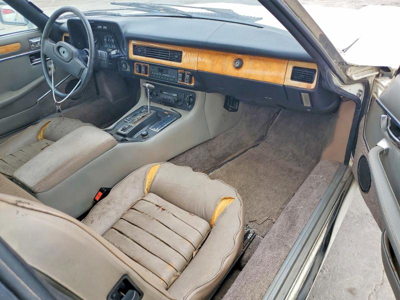1984 Jaguar Xj series VIN SAJNV5842EC113497 COPART salvage auction — MINOR DENT/SCRATCHES, Ca - Dis/Dlr/Exp Only Clean Title, sold $1,900 on 2026-07-29 (photo 8)