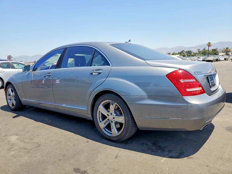 2012 Mercedes-benz S class VIN WDDNG7DB1CA490863 COPART salvage auction — MINOR DENT/SCRATCHES, Ca - Dis/Dlr/Exp Only Clean Title, sold $1,550 on 2026-07-08 (photo 2)