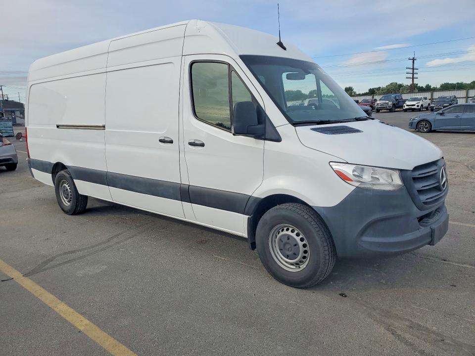 2019 Mercedes-benz Sprinter VIN WD3PF1CD3KP029496 COPART salvage auction — ROOF, Id - Certificate Of Title (P), sold $20,100 on 2026-07-15 (photo 4)