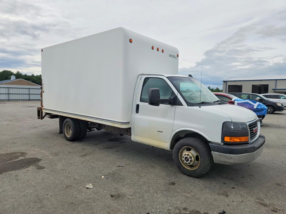 2019 Gmc Savana VIN 7GZ67UCG5KN005791 COPART salvage auction — NORMAL WEAR, Me - Certificate Of Title, sold $2,500 on 2026-07-29 (photo 4)