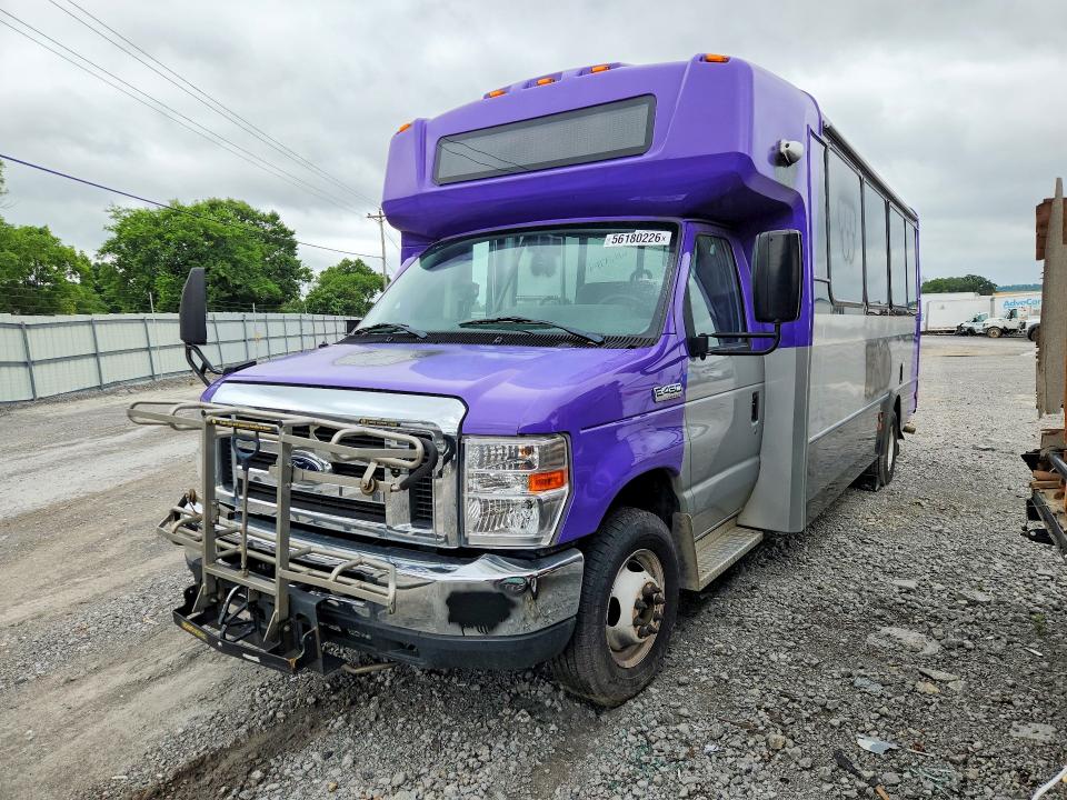 2019 Ford Econoline VIN 1FDFE4FS5KDC61188 COPART salvage auction — MINOR DENT/SCRATCHES, Tn - Certificate Of Title, sold $3,650 on 2026-08-17 (photo 1)