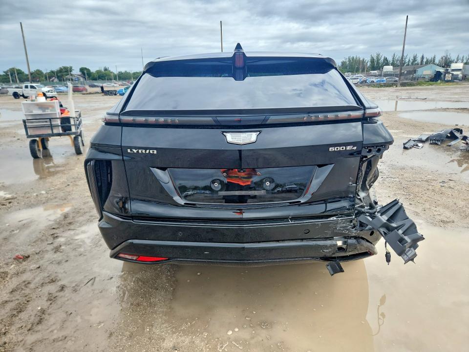 2024 Cadillac Lyriq VIN 1GYKPTRL2RZ137530 COPART salvage auction — REAR END, Fl - Cert Of Title Slvg Rebuildable, sold $14,600 on 2026-08-06 (photo 6)